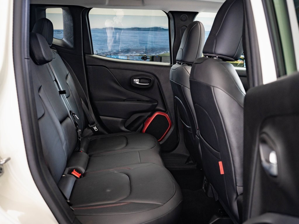 Used 2016 Jeep Renegade Trailhawk w/ Premium Trailhawk Package image 42