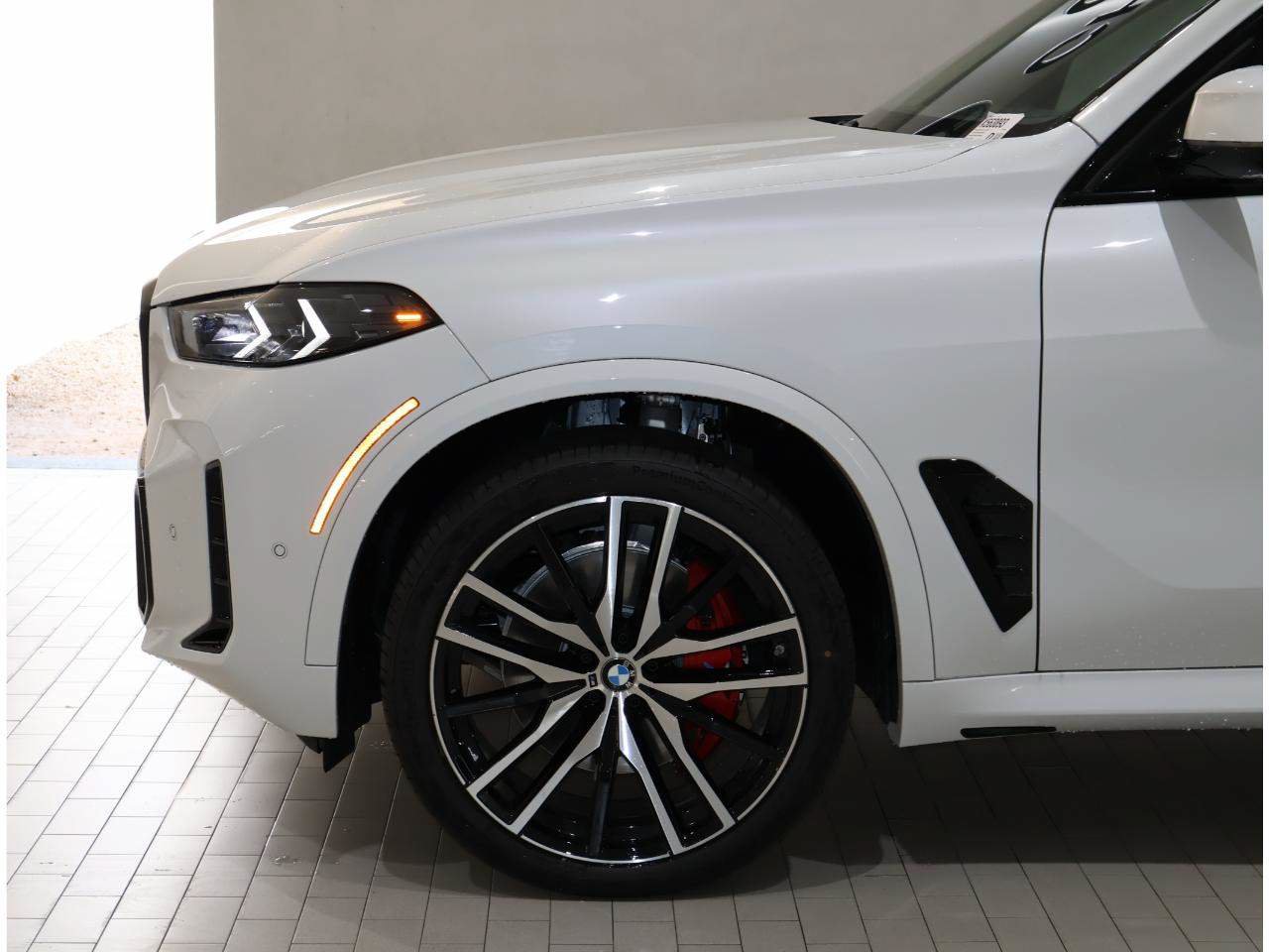 Used 2026 BMW X5 sDrive40i w/ M Sport Package RWD image 4