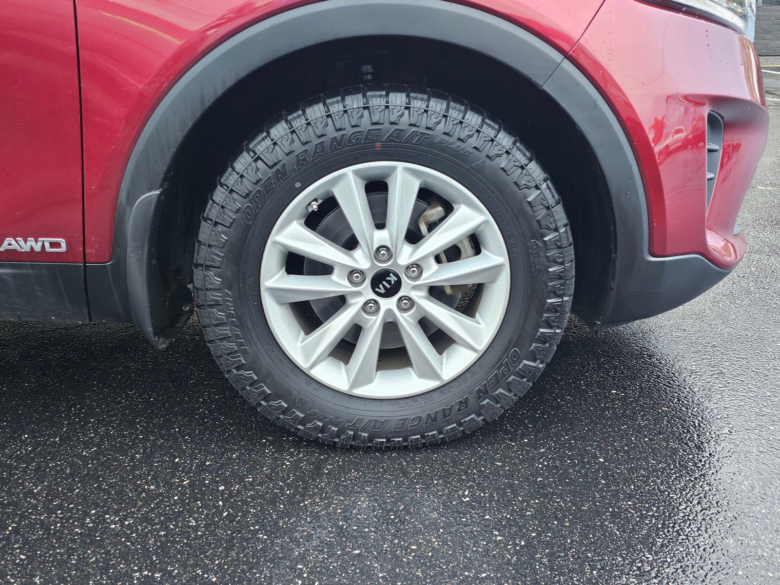 Used 2020 Kia Sorento LX image 9