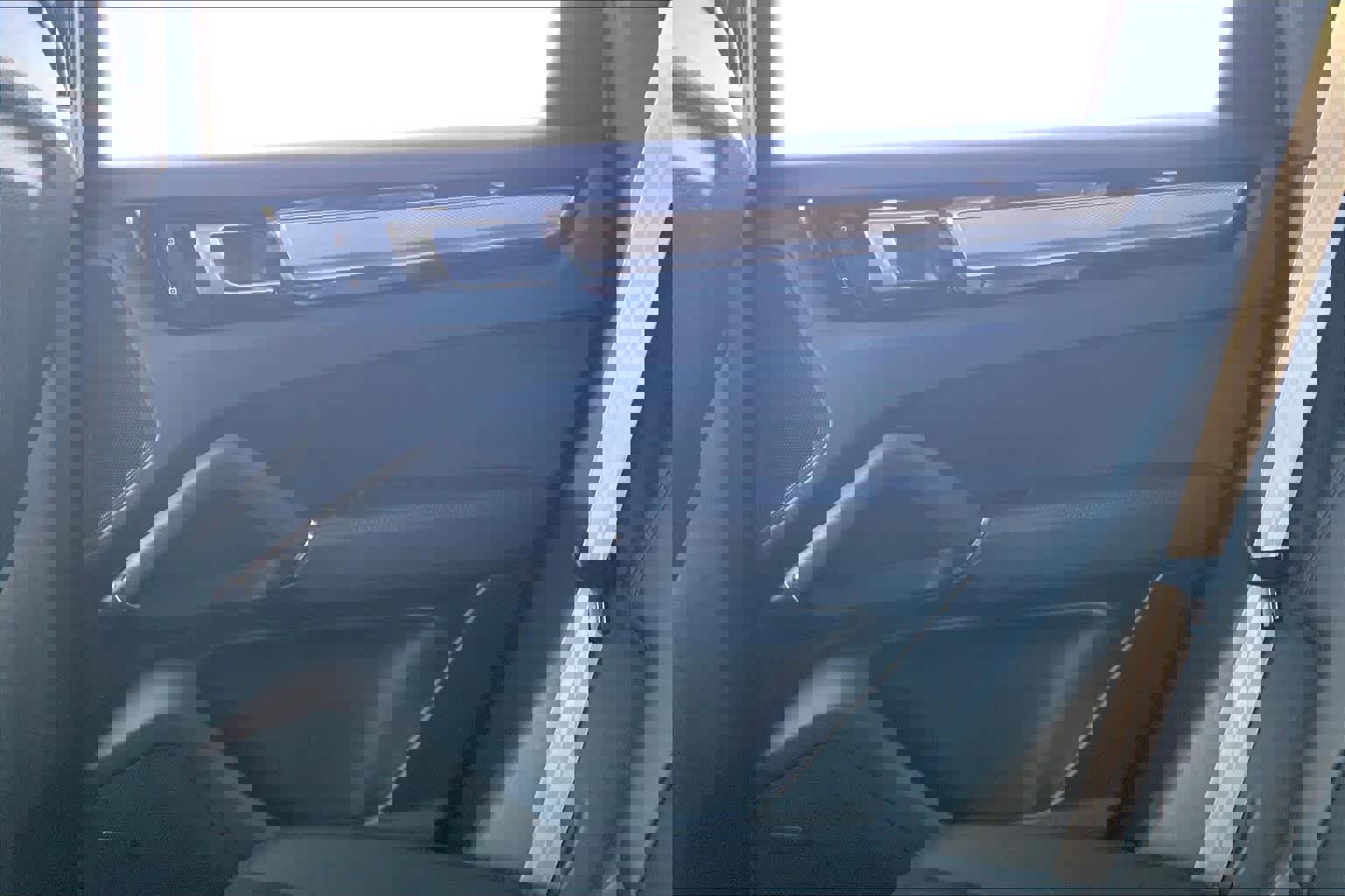 Certified 2022 Porsche Cayenne Platinum Edition image 64