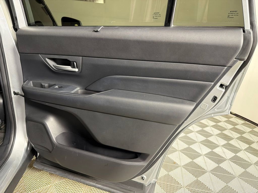 Used 2024 Toyota Grand Highlander Platinum image 17