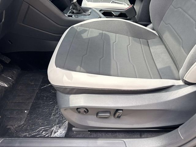 New 2026 Volkswagen Taos SE FWD image 15