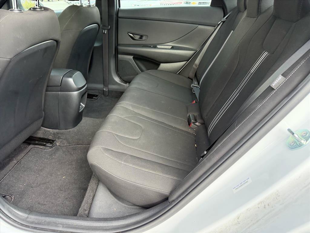 Used 2025 Hyundai Elantra Sport FWD image 18