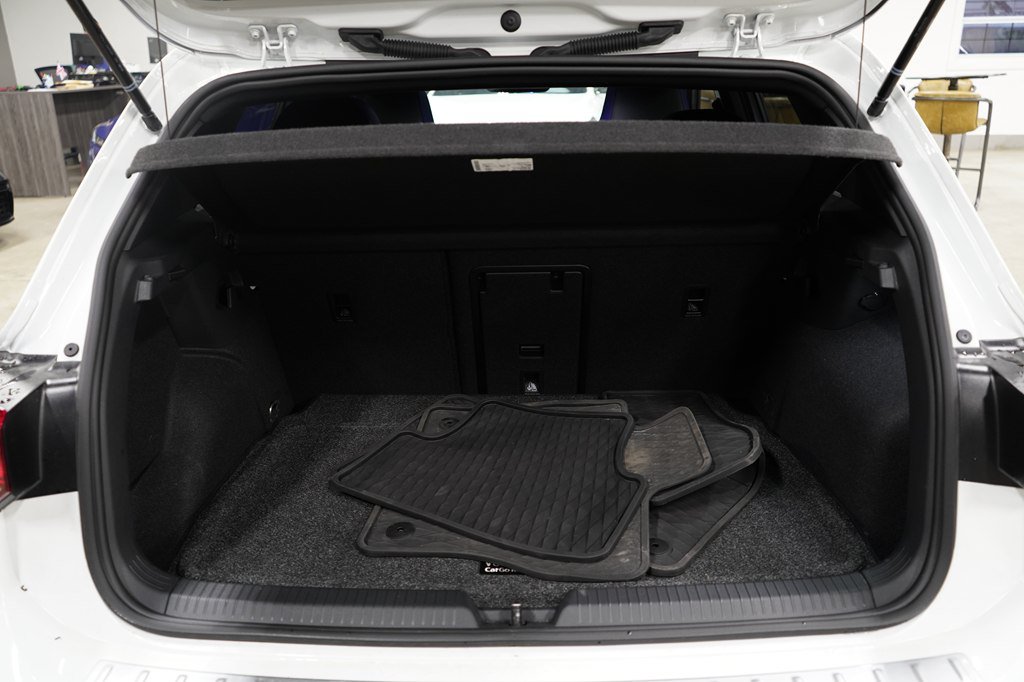Used 2024 Volkswagen Golf R AWD/4WD image 17