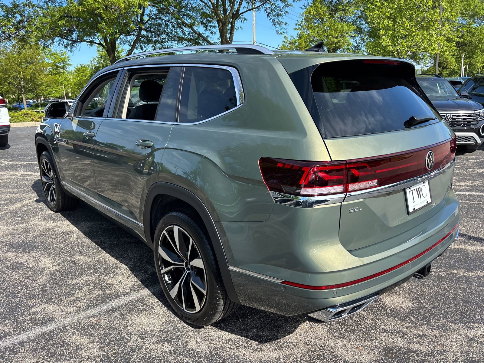 New 2026 Volkswagen Atlas SEL Premium R-Line AWD/4WD image 7