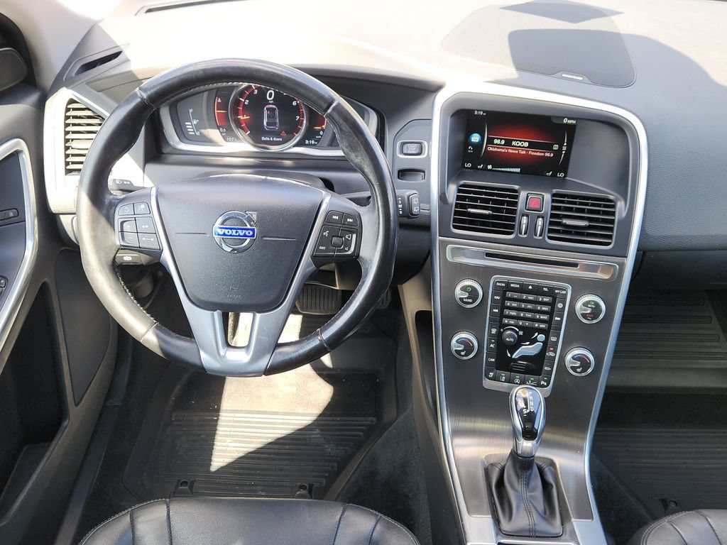 Used 2016 Volvo XC60 T5 Platinum FWD image 27