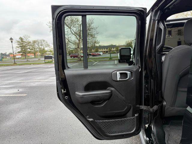 Certified 2023 Jeep Wrangler Unlimited w/ Sun & Screen Package AWD/4WD image 25