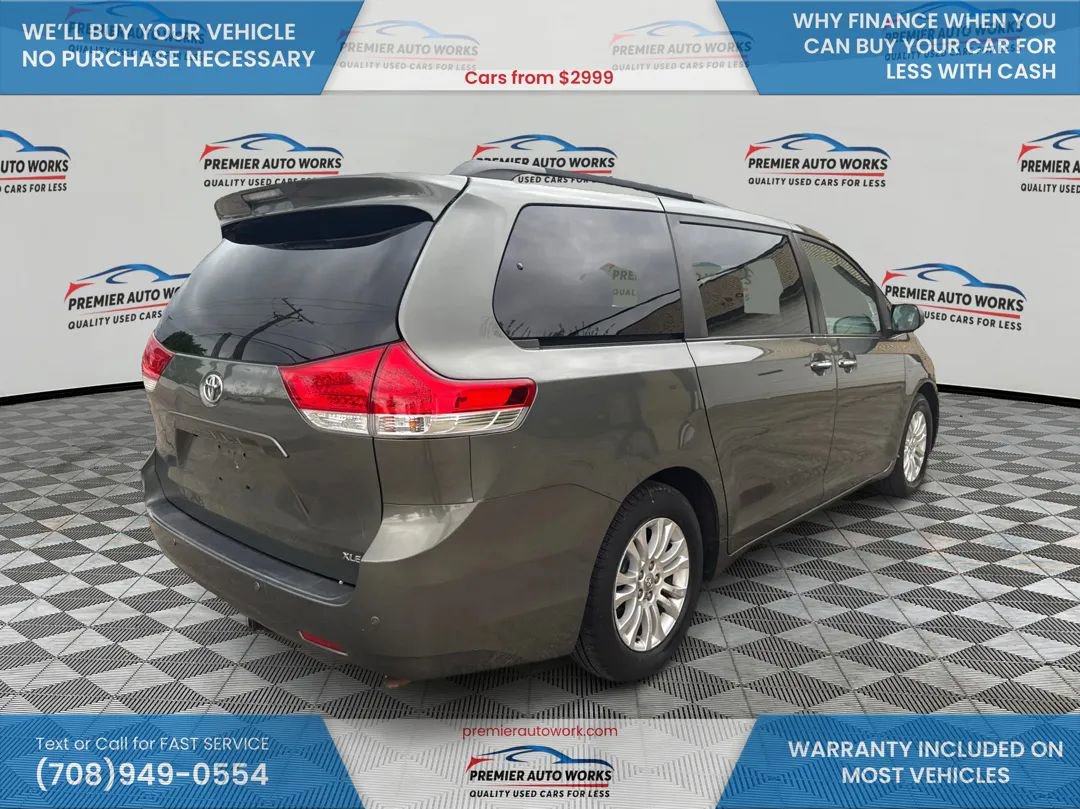 Used 2011 Toyota Sienna XLE w/ XLE Navigation Pkg FWD image 4