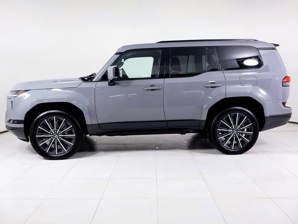 Used 2025 Lexus GX 550 w/ Accessory Package (2T) AWD/4WD image 2