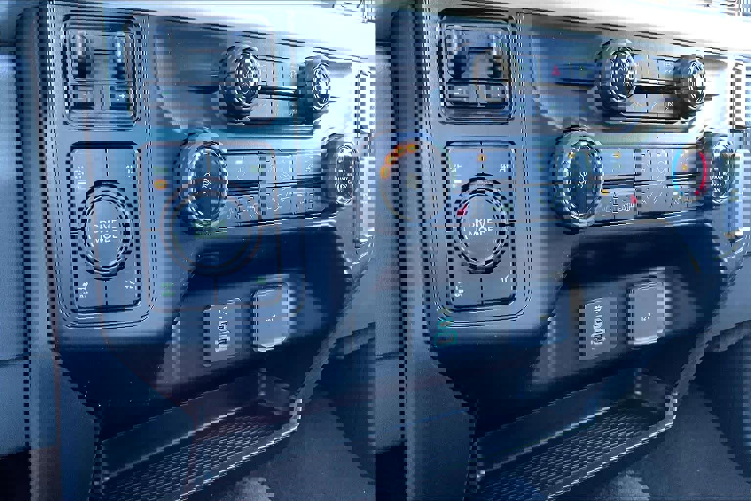 New 2026 Ford F250 XLT w/ XLT Premium Package image 17