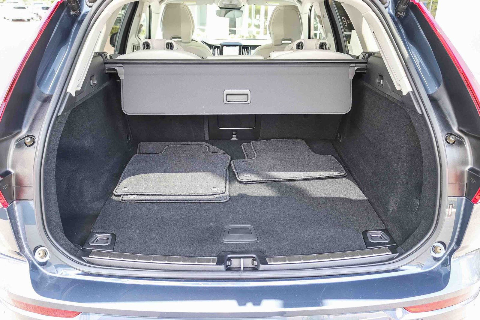 Used 2023 Volvo XC60 B5 Plus w/ Climate Package FWD image 30