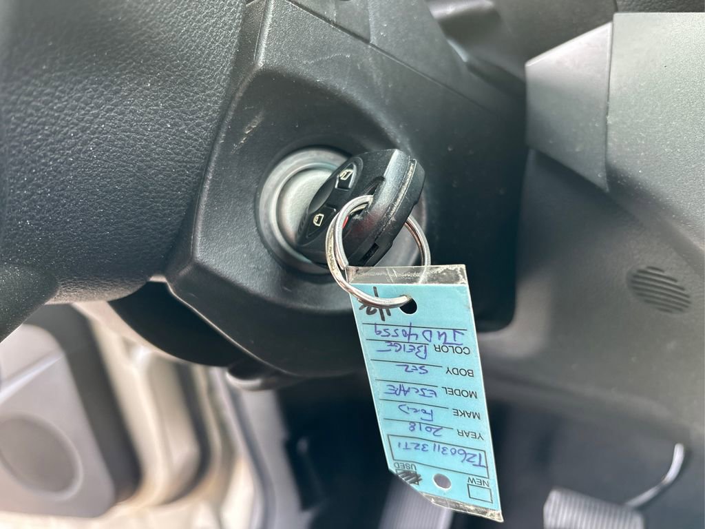 Used 2018 Ford Escape SE image 28
