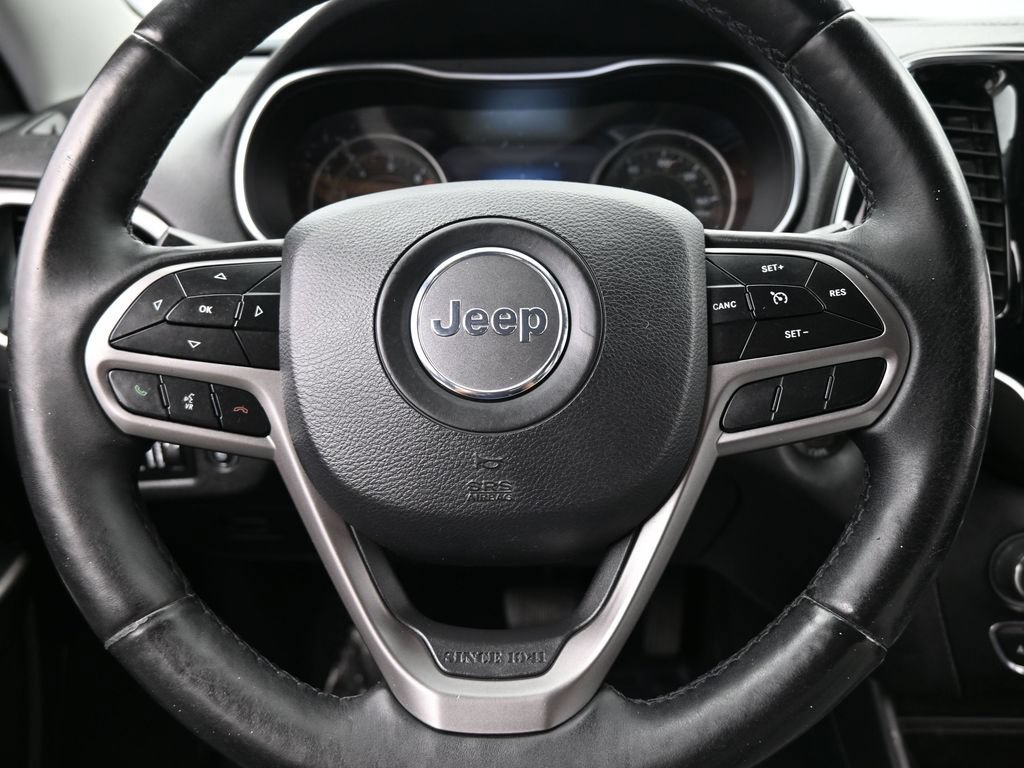Used 2019 Jeep Cherokee Limited FWD image 28