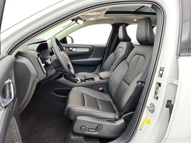 New 2026 Volvo XC40 B5 Ultra w/ Protection Package Premier AWD/4WD image 21
