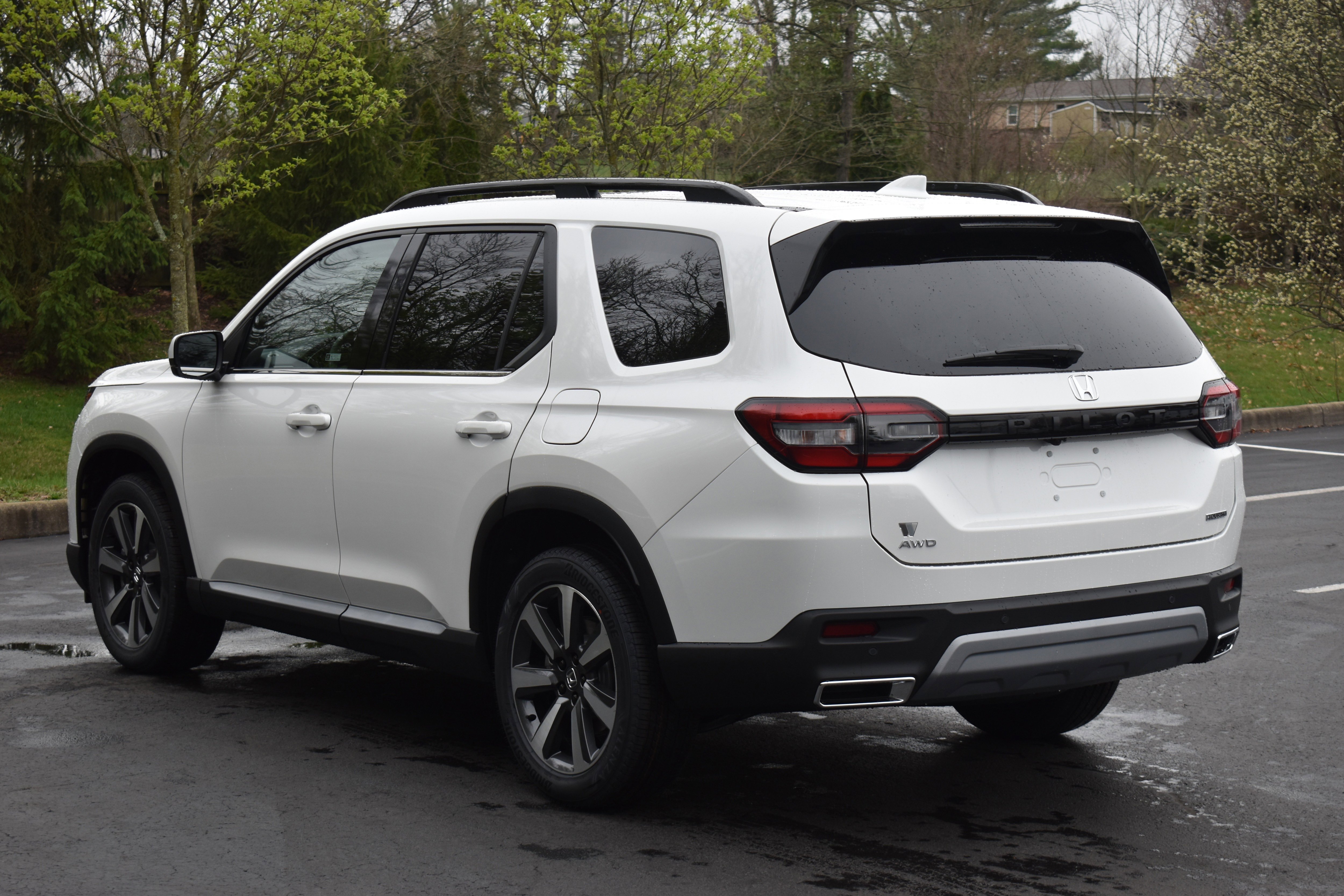 New 2025 Honda Pilot Touring image 5