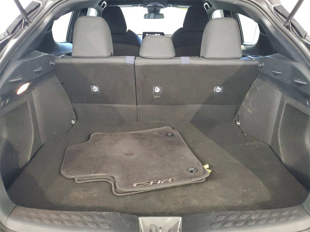 Used 2021 Toyota C-HR XLE image 8