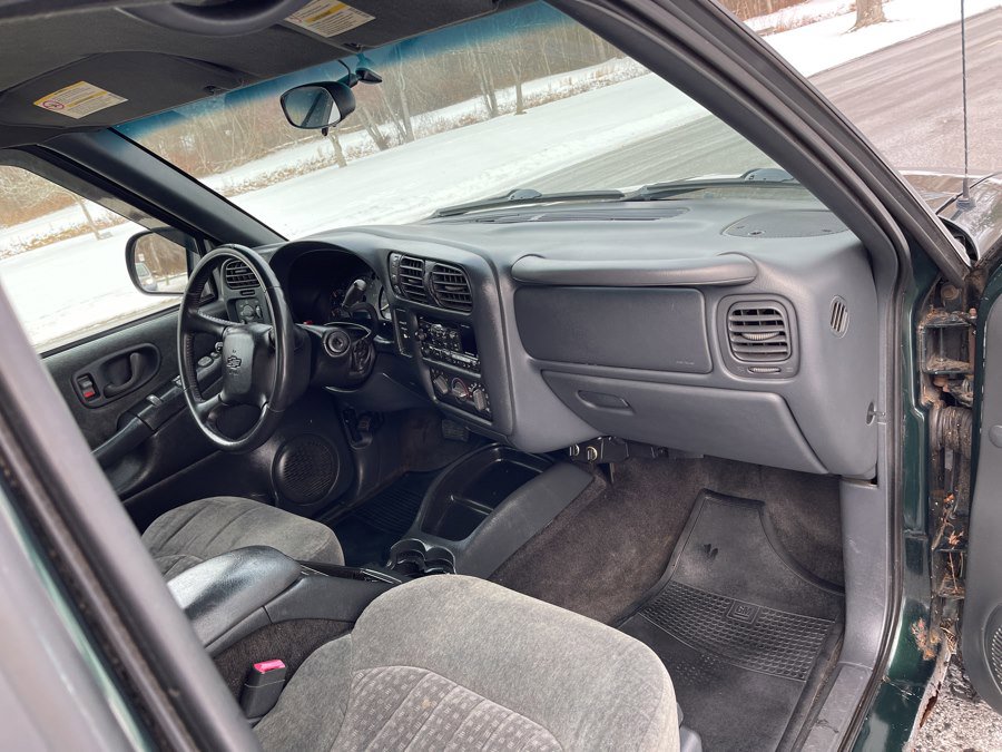 Used 2002 Chevrolet S10 Pickup LS w/ LS Preferred Equipment Group AWD/4WD image 35