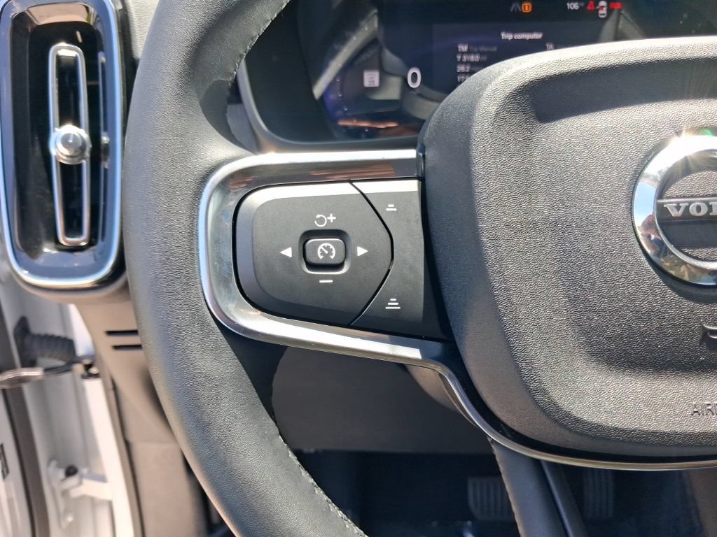 Certified 2026 Volvo XC40 B5 Plus AWD/4WD image 19