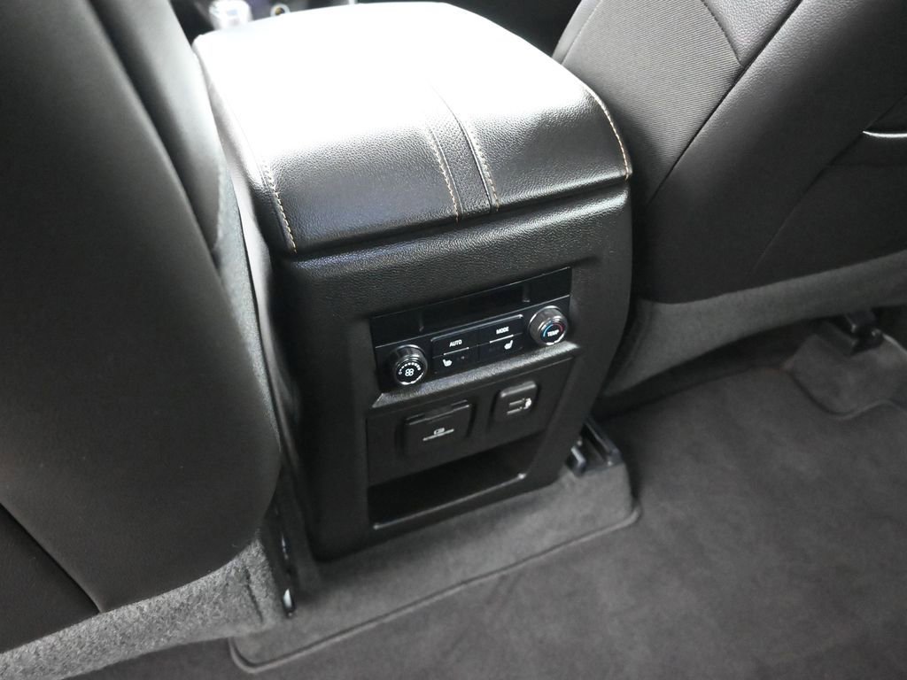 Used 2020 Chevrolet Traverse Premier w/ Redline Edition image 22