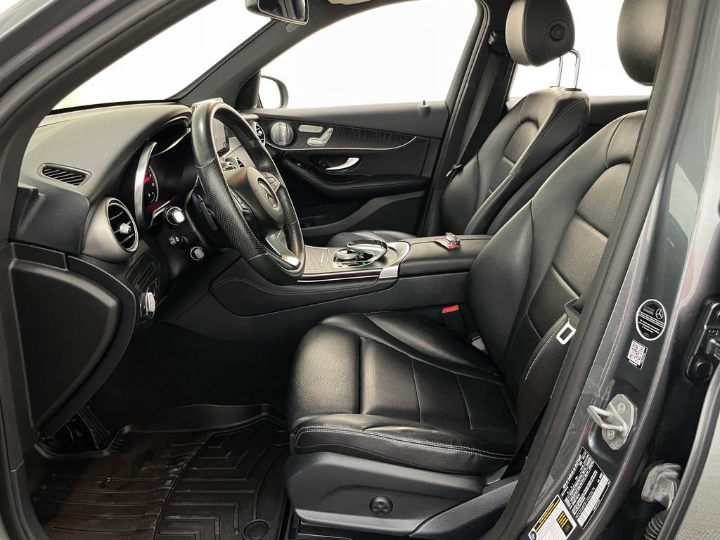 Used 2018 Mercedes-Benz GLC 300 4MATIC image 9