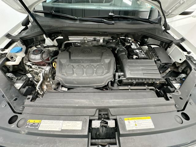 Used 2022 Volkswagen Tiguan SEL R-Line AWD/4WD image 28