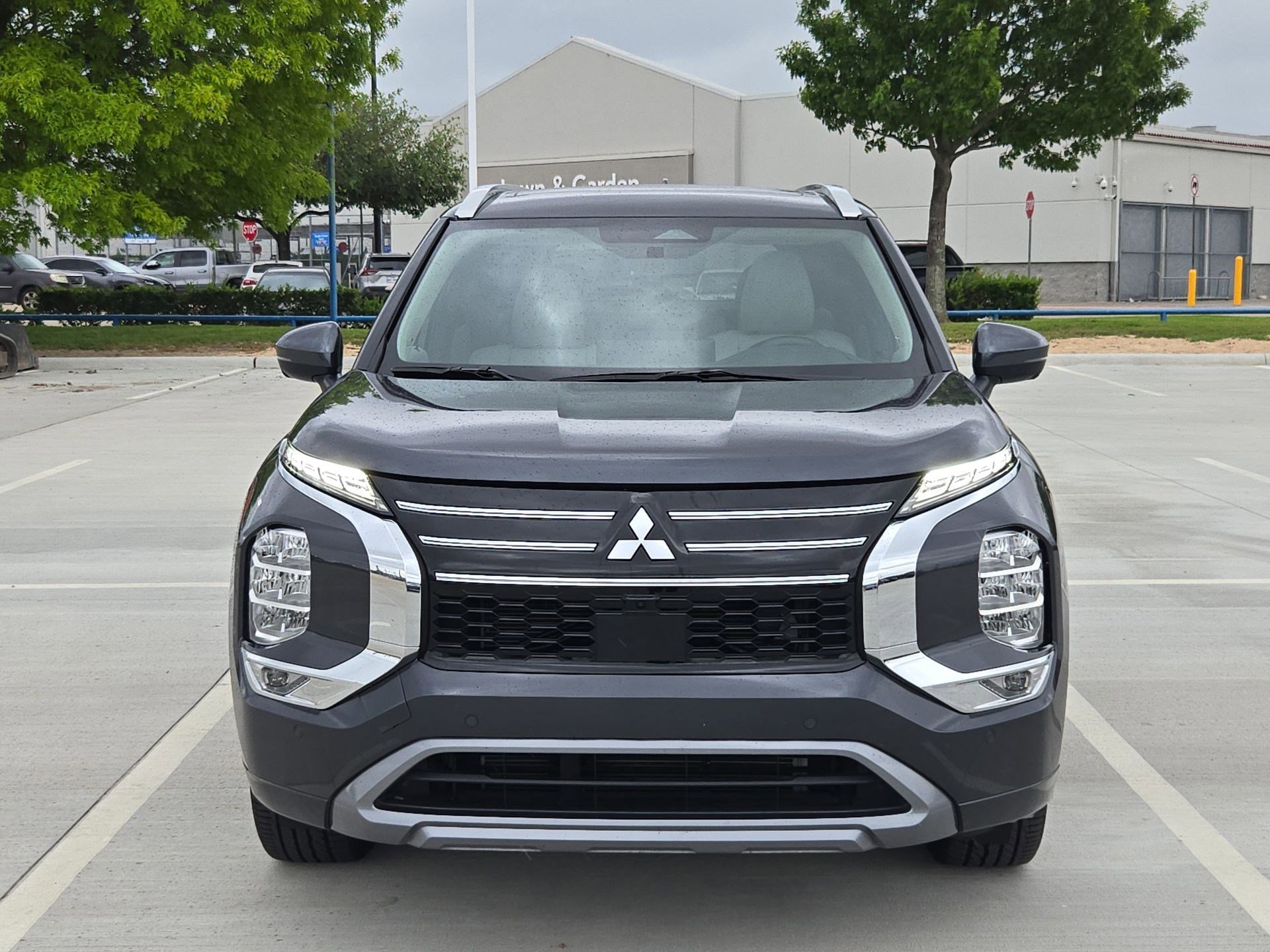 Used 2025 Mitsubishi Outlander SEL image 10