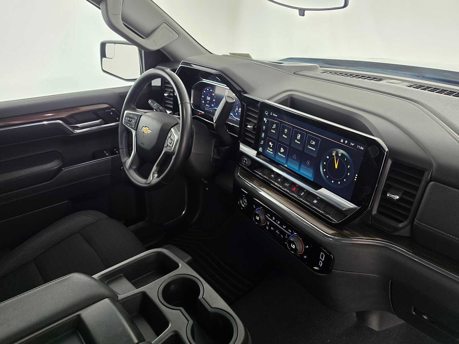 Used 2023 Chevrolet Silverado 1500 LT AWD/4WD image 11