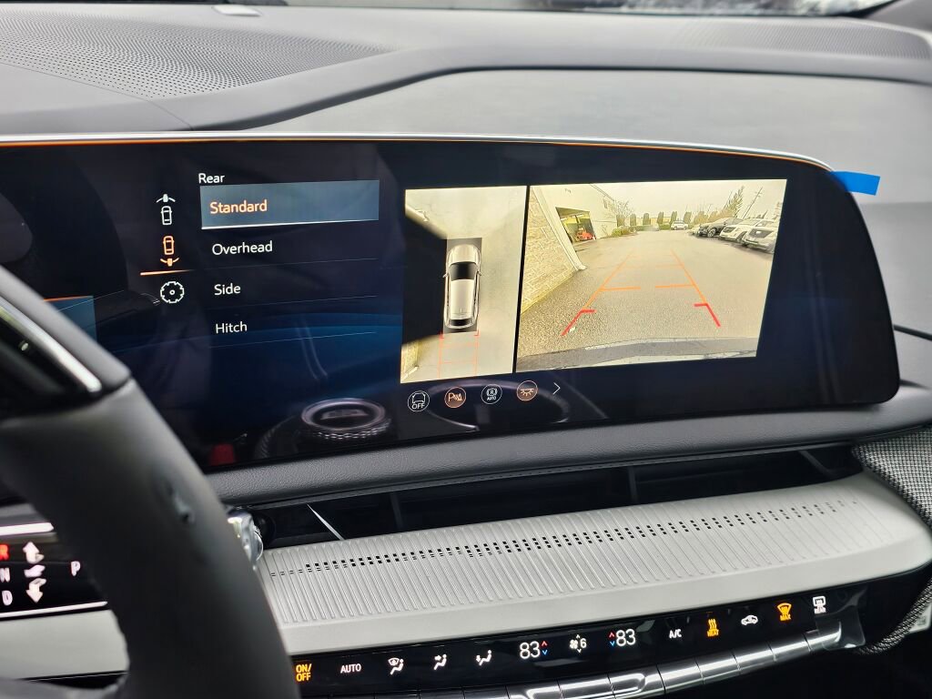 New 2026 Cadillac Optiq Luxury 1 image 39