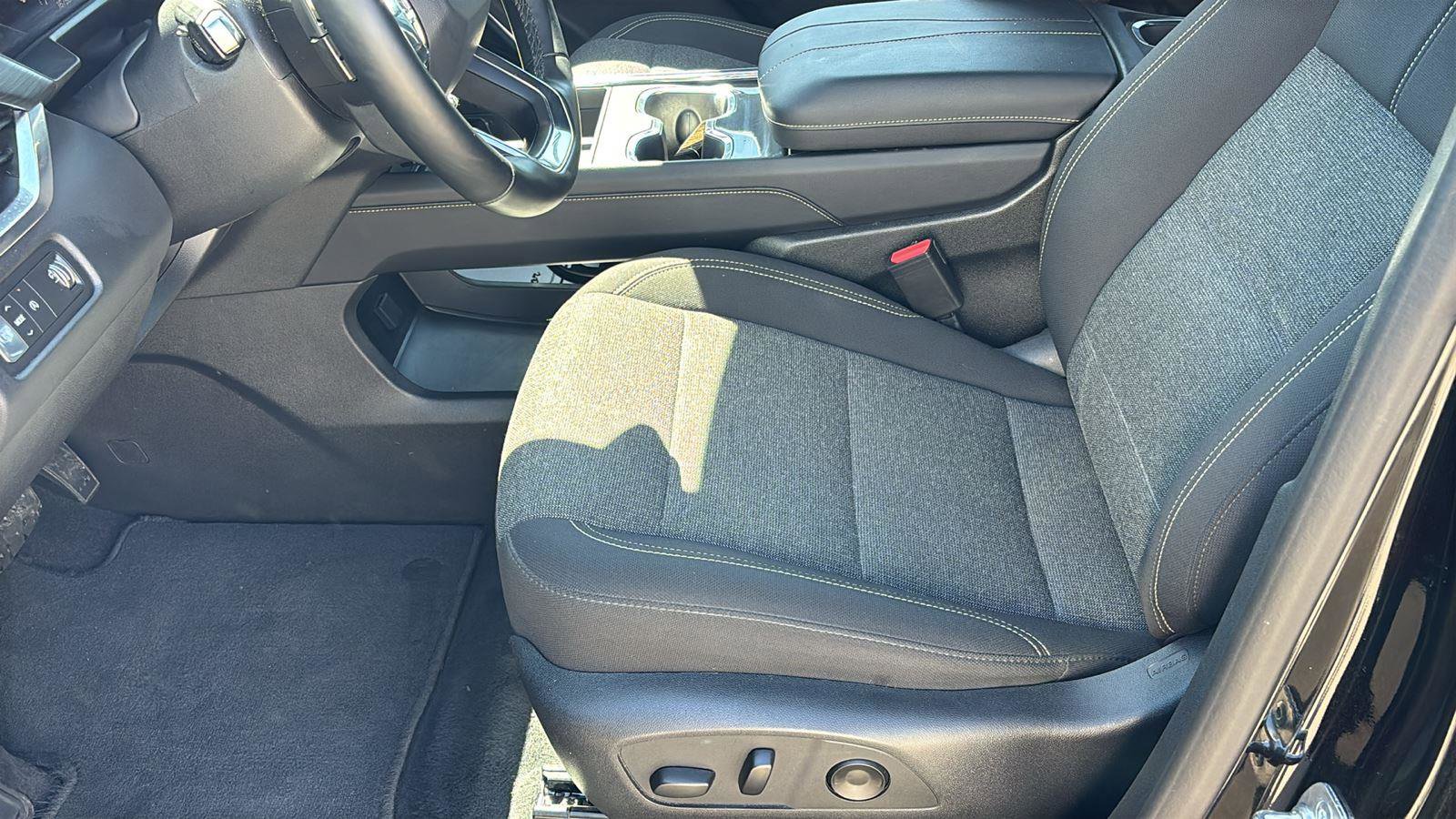 Certified 2025 GMC Acadia Elevation image 13