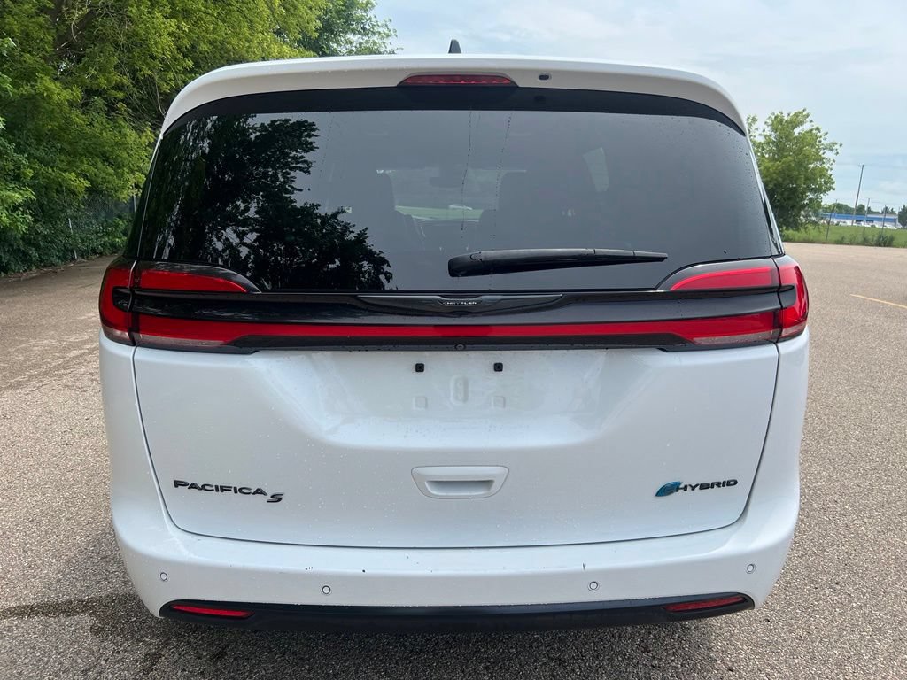 Used 2024 Chrysler Pacifica Limited FWD image 4
