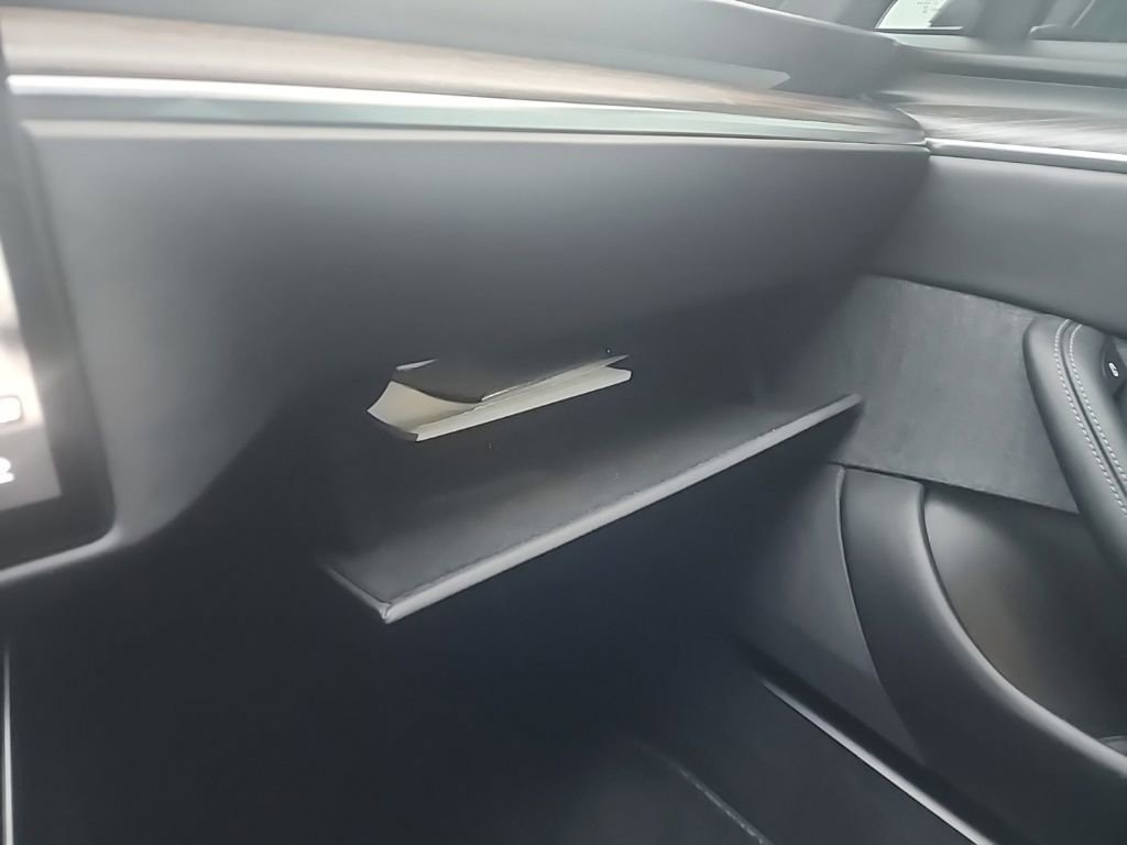 Used 2022 Tesla Model S image 17