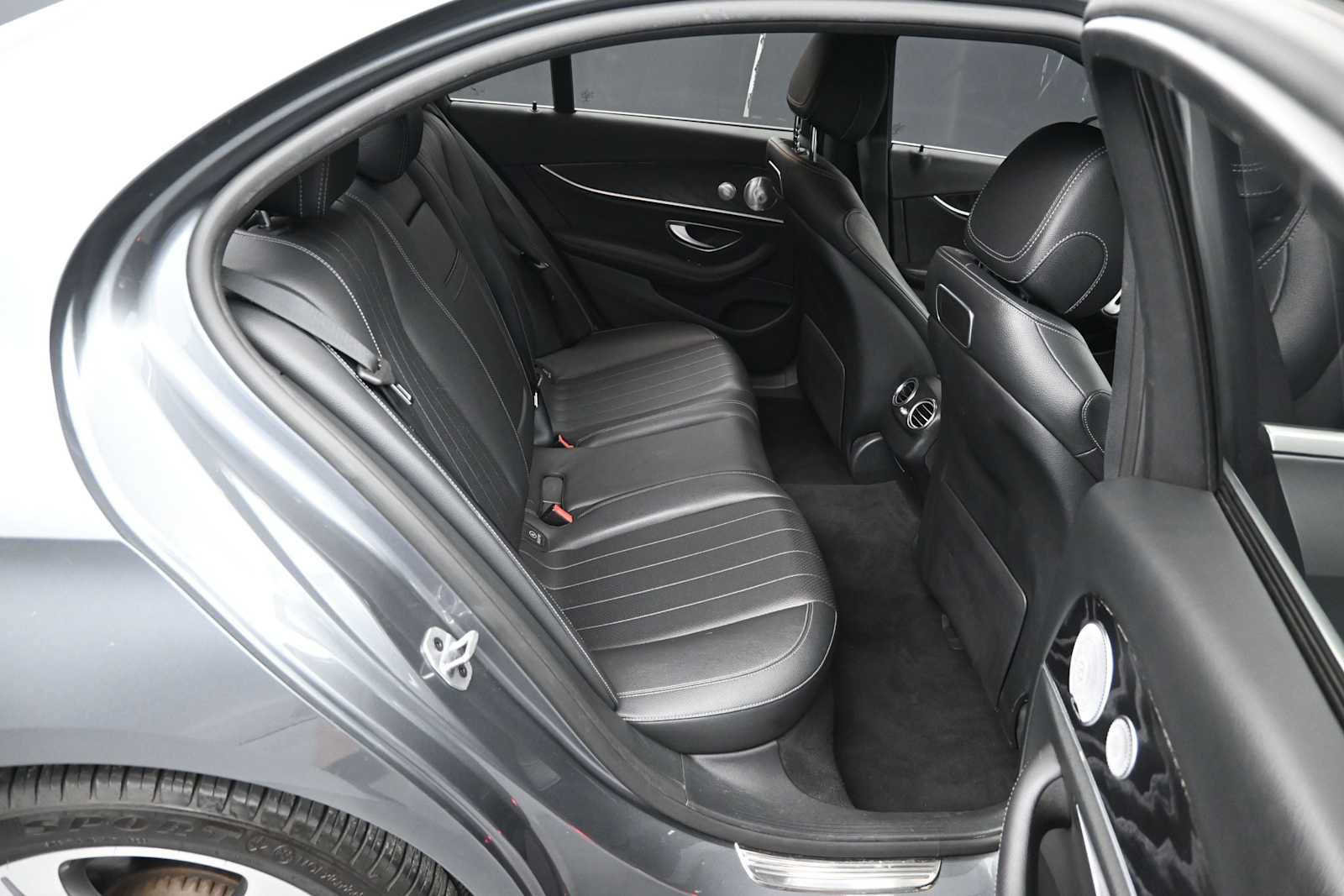 Used 2019 Mercedes-Benz E 300 4MATIC image 23