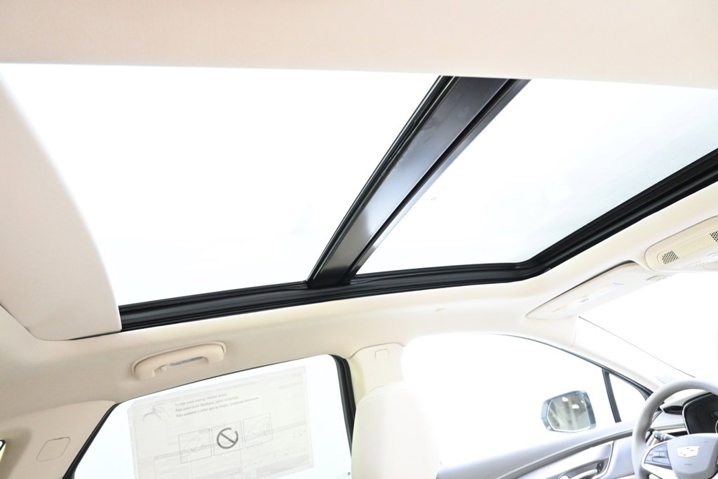 New 2025 Cadillac XT5 Premium Luxury w/ LPO, Floor Liner Package image 17