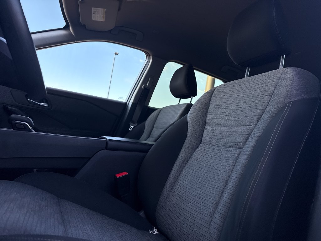 Used 2023 Nissan Rogue SV FWD image 33