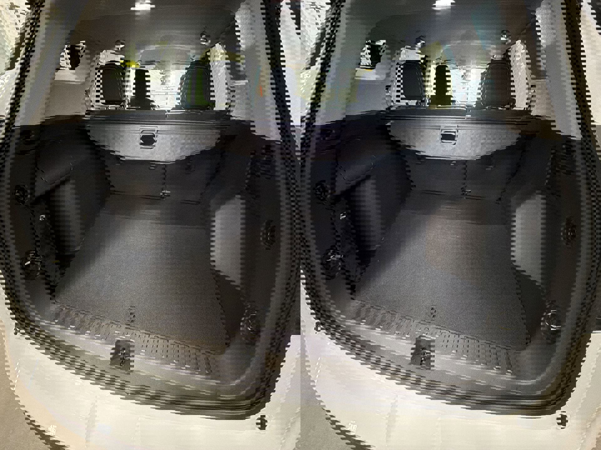 Used 2023 GMC Terrain SLE w/ Driver Convenience Package image 23