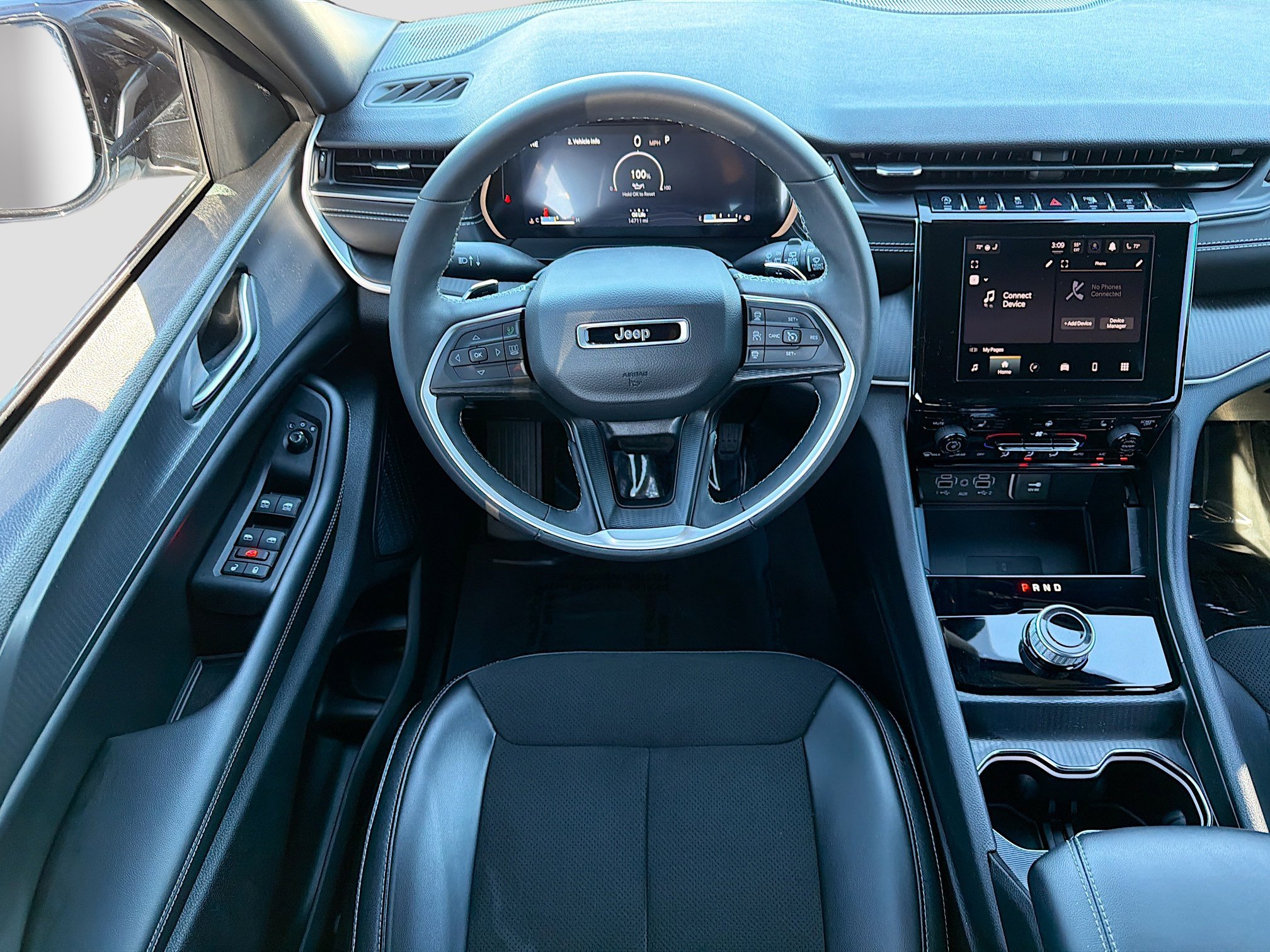 Used 2023 Jeep Grand Cherokee L Laredo image 16