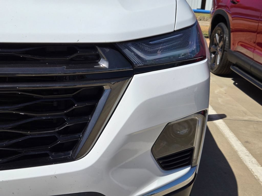 Used 2023 Chevrolet Traverse Premier w/ Redline Edition FWD image 18