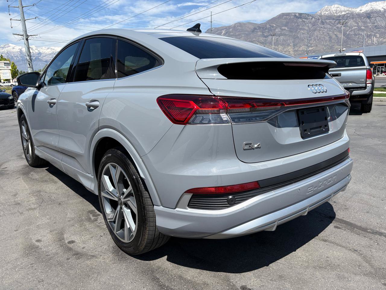 Used 2025 Audi Q4 e-tron Quattro Prestige AWD/4WD image 7