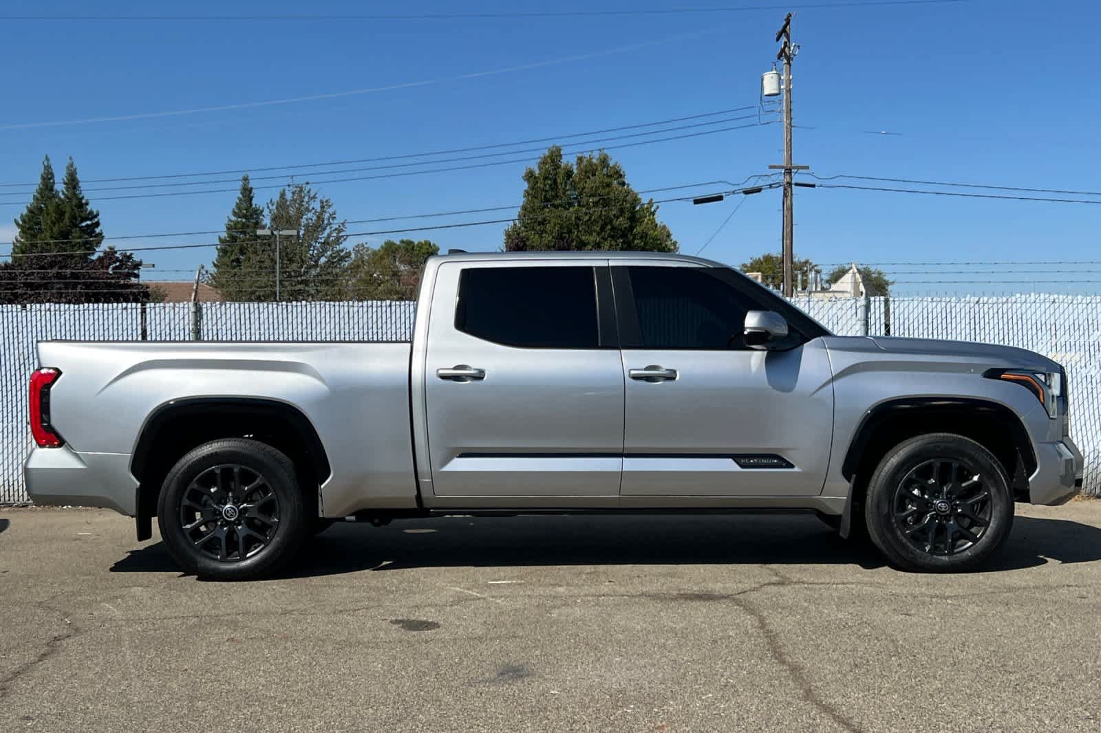 Used 2024 Toyota Tundra Platinum AWD/4WD image 6