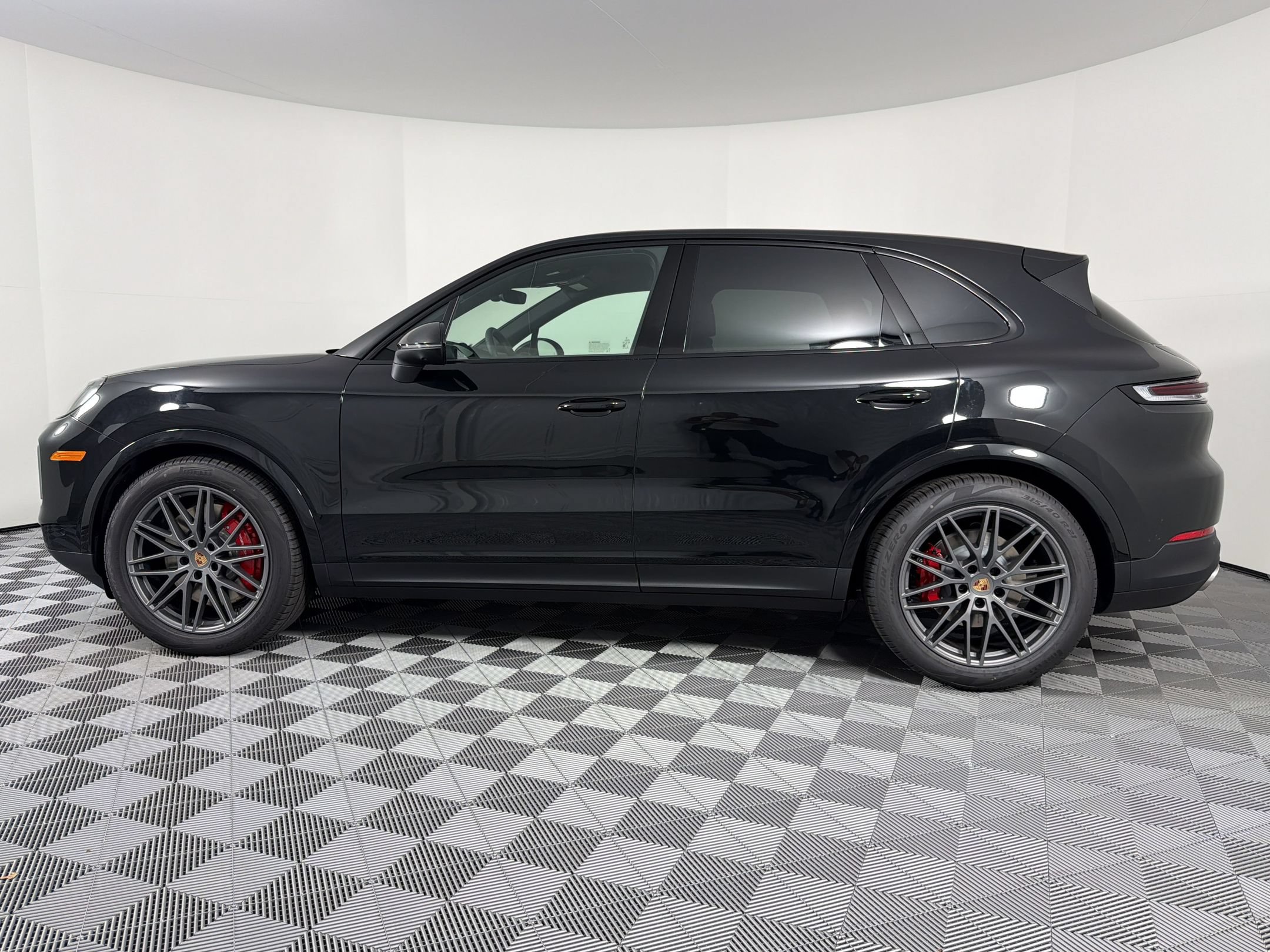 New 2026 Porsche Cayenne S AWD/4WD image 2
