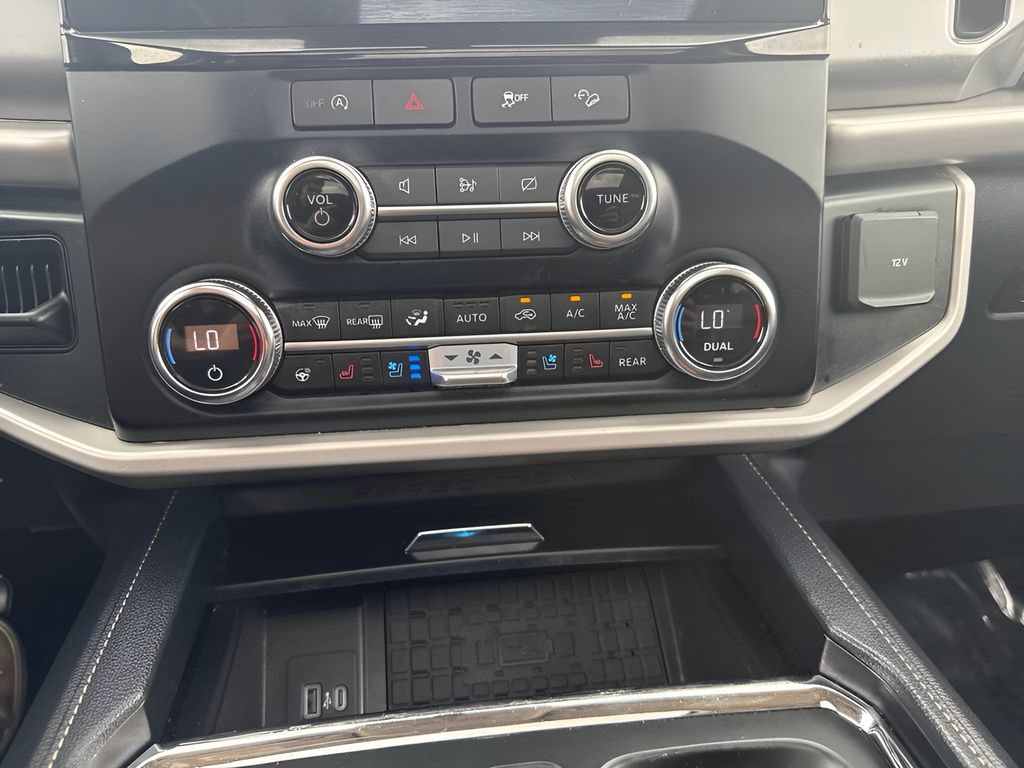 Used 2023 Ford Expedition XLT AWD/4WD image 19
