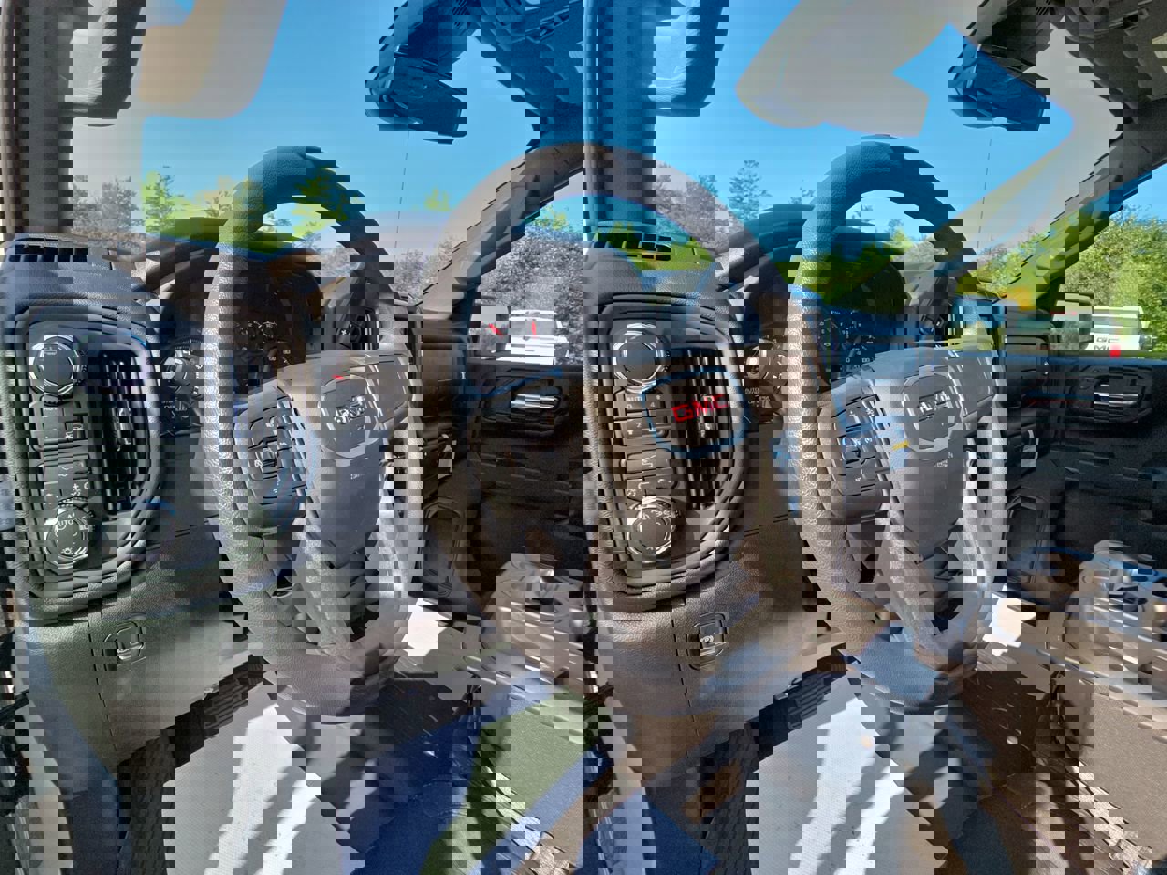 New 2024 GMC Sierra 1500 Pro w/ Graphite Edition image 46