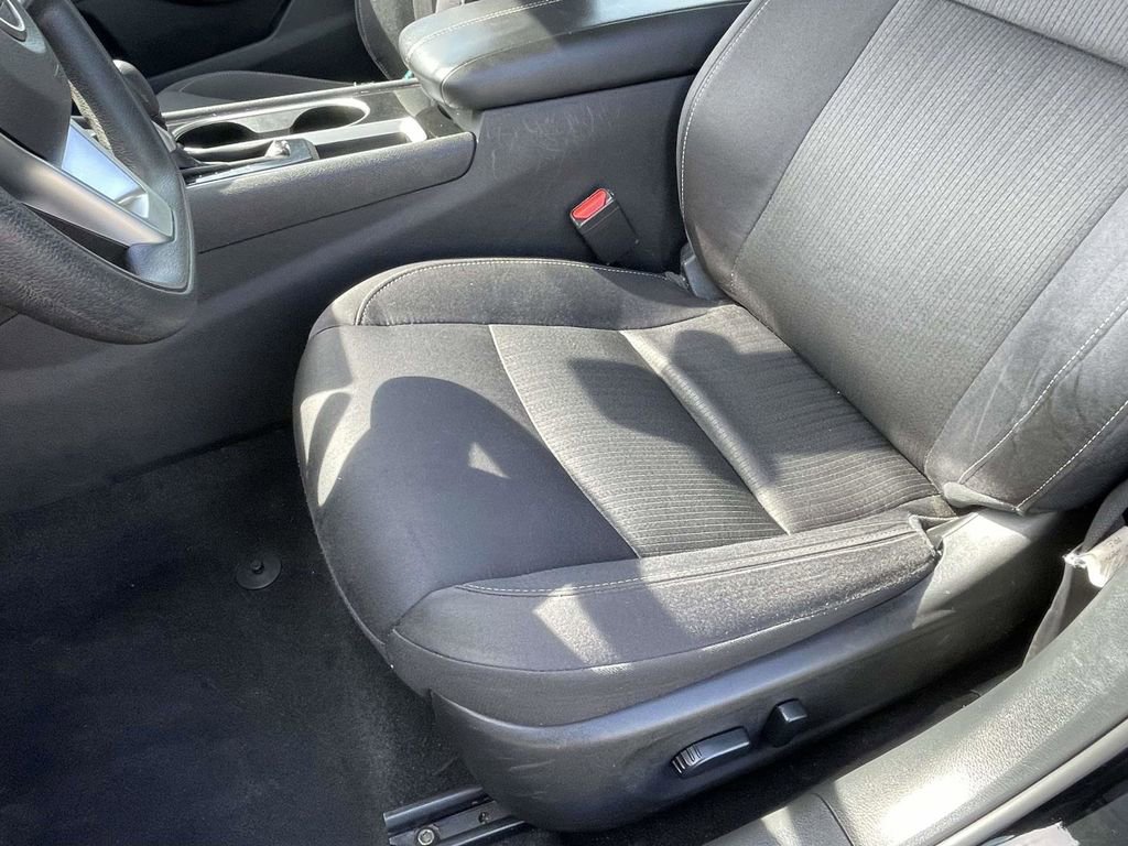 Used 2024 Nissan Altima 2.5 SV FWD image 14