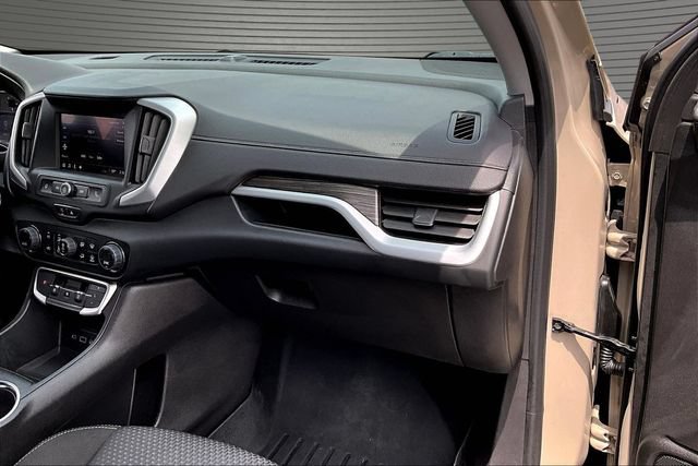 Used 2023 GMC Terrain SLE w/ Driver Convenience Package FWD image 25