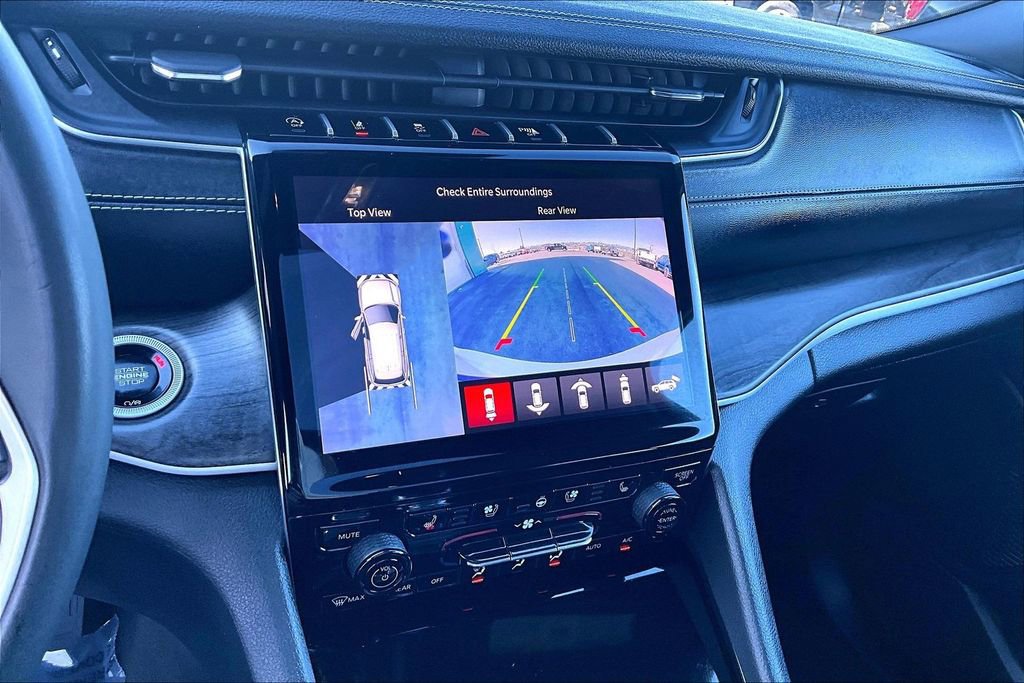 Used 2024 Jeep Grand Cherokee L Limited w/ Luxury Tech Group II image 21