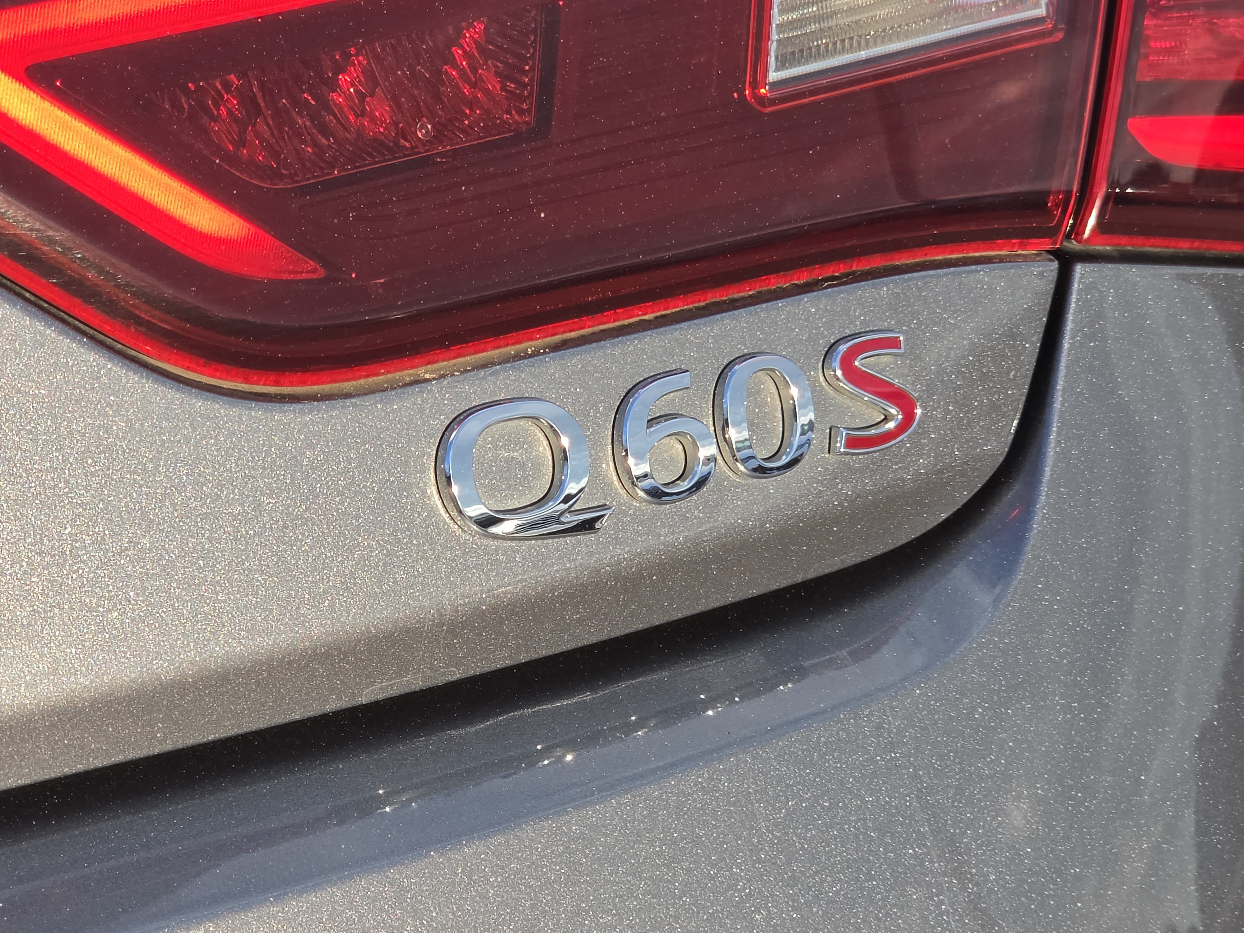 Used 2019 INFINITI Q60 Red Sport 400 w/ Cargo Package RWD image 6