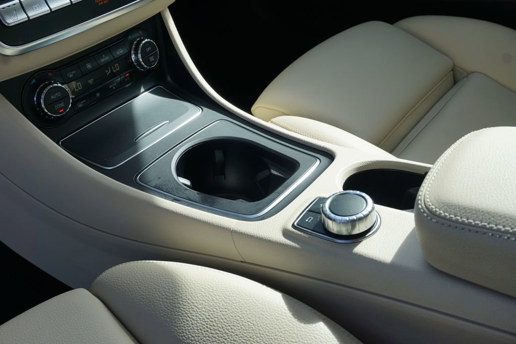 Used 2019 Mercedes-Benz GLA 250 4MATIC image 25