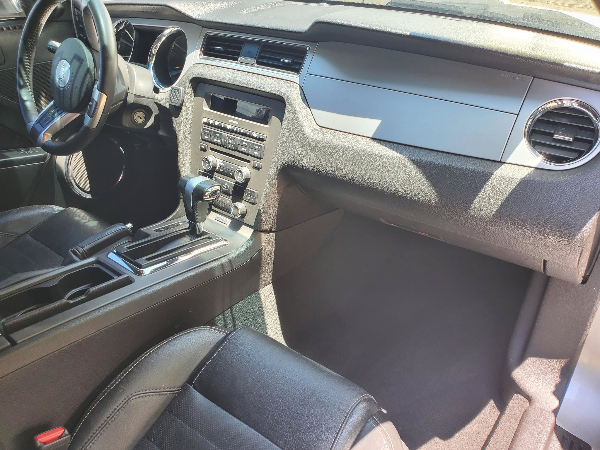 Used 2010 Ford Mustang GT Premium RWD image 30