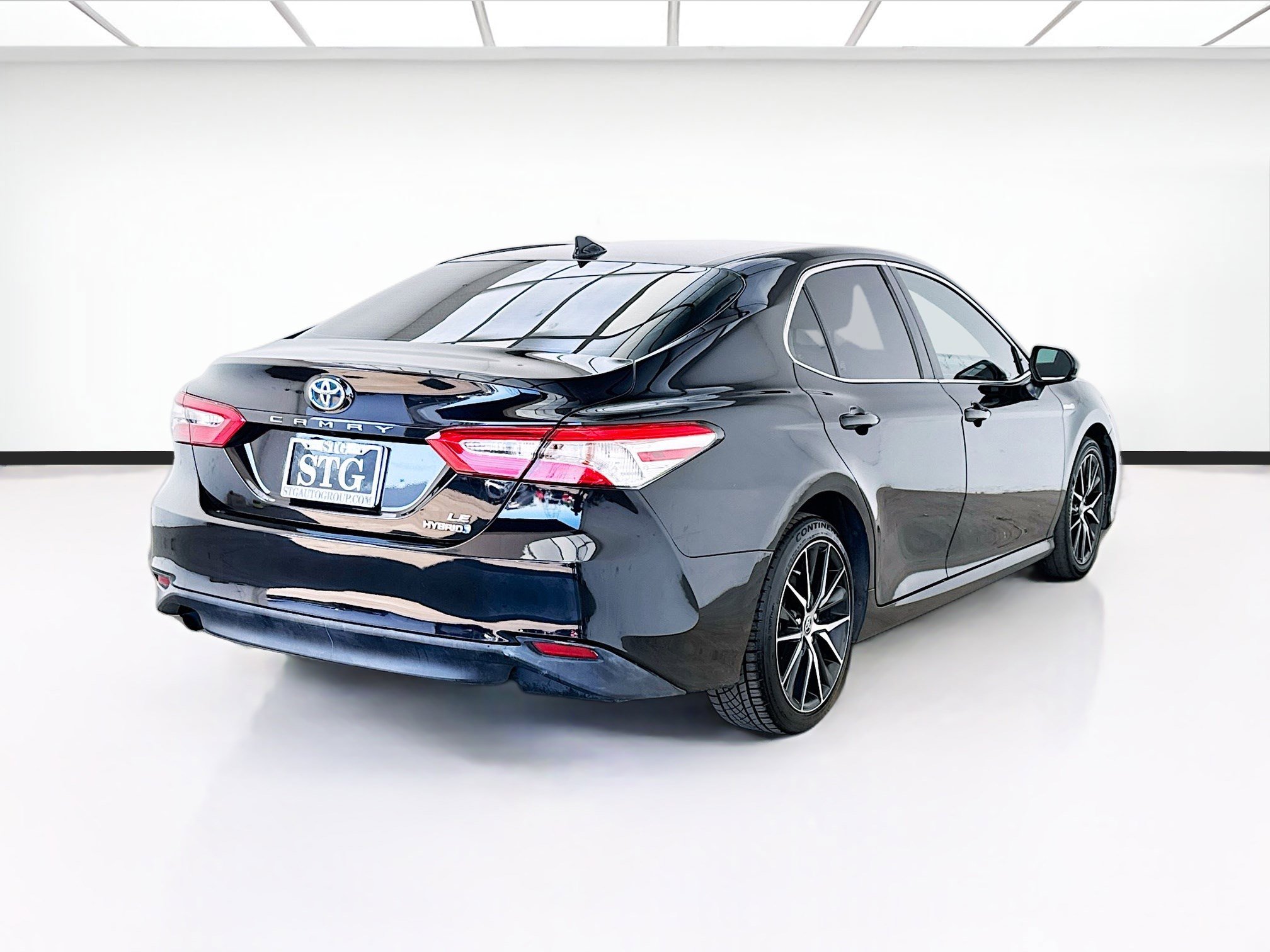Used 2019 Toyota Camry LE FWD image 4