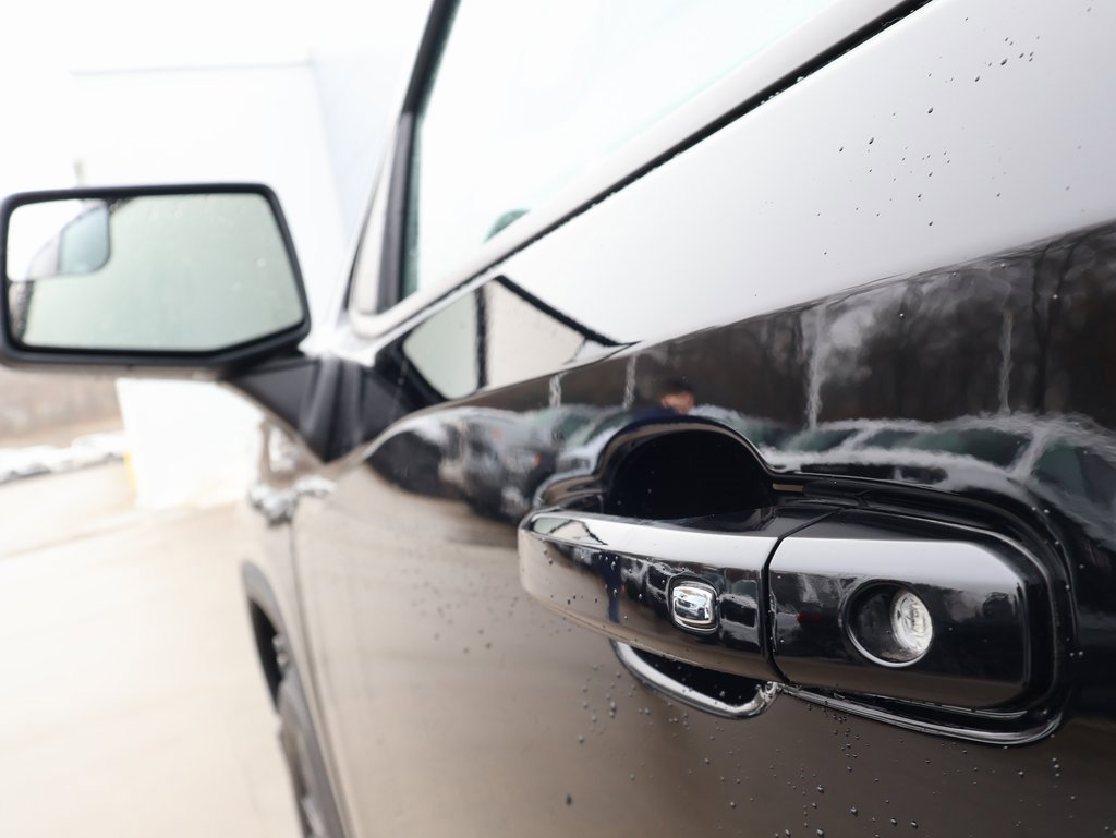 New 2026 GMC Sierra 1500 Elevation w/ LPO, Elevation Black Package image 10